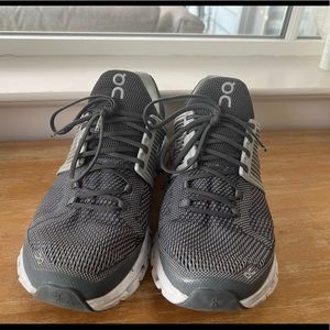 on Running Cloudswift Mens Sz 10